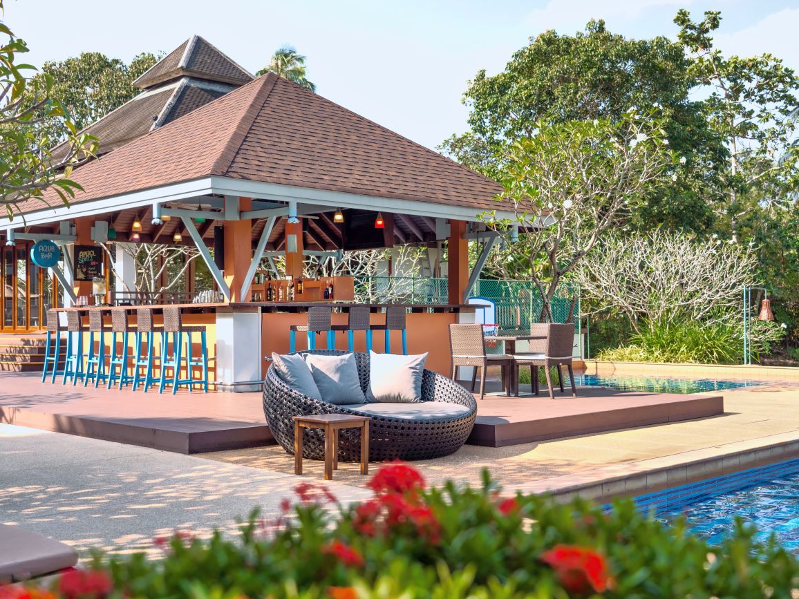 Aqua Pool Bar
